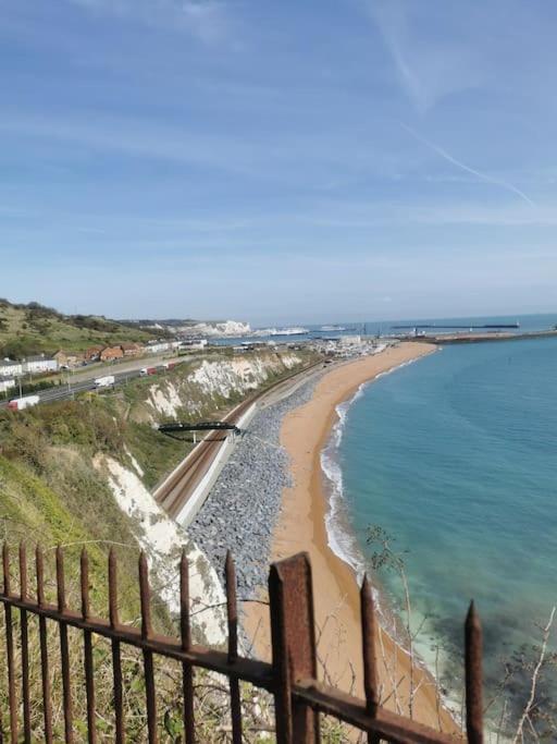 Modern 2 Bedroom Flat By Dover Port, Castle& Sea! Exterior photo