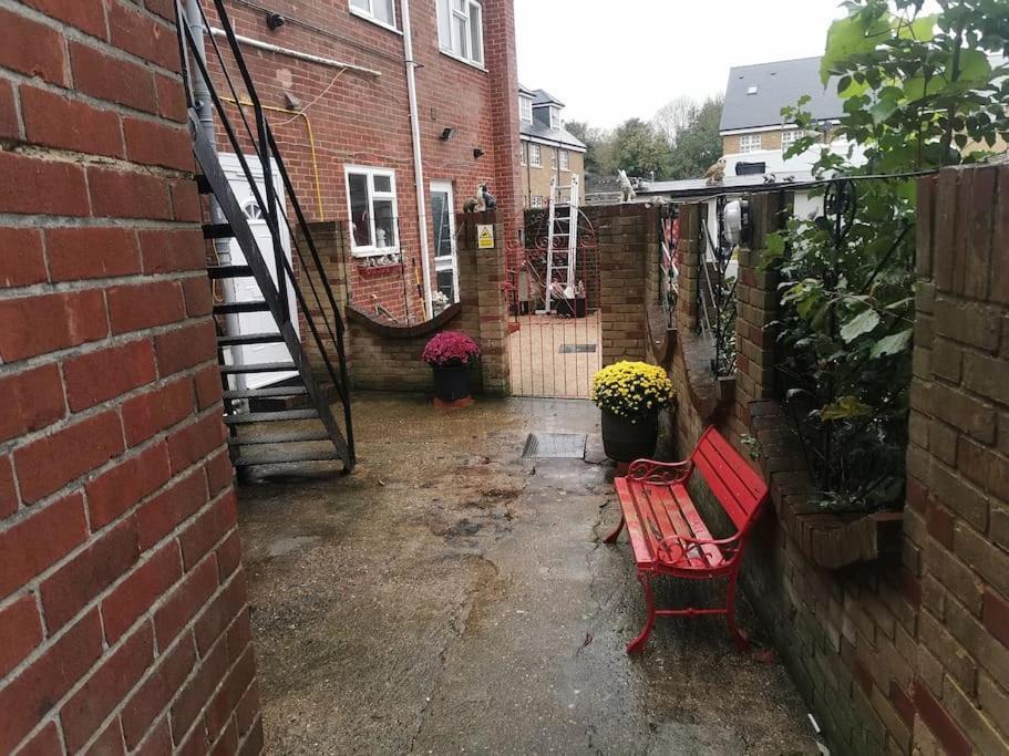 Modern 2 Bedroom Flat By Dover Port, Castle& Sea! Exterior photo