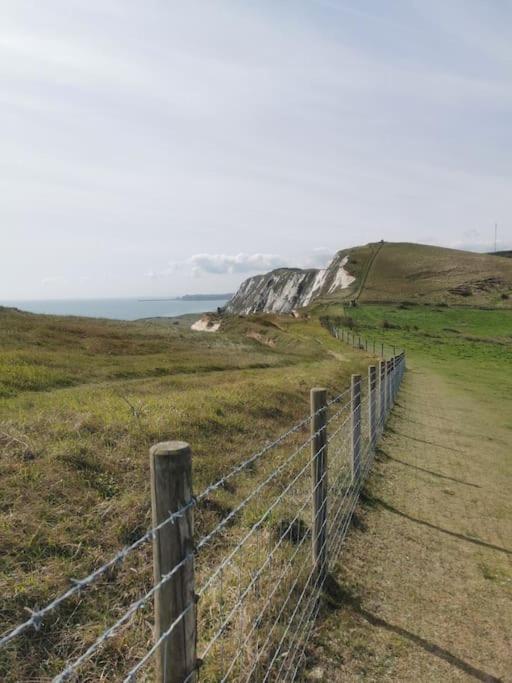 Modern 2 Bedroom Flat By Dover Port, Castle& Sea! Exterior photo