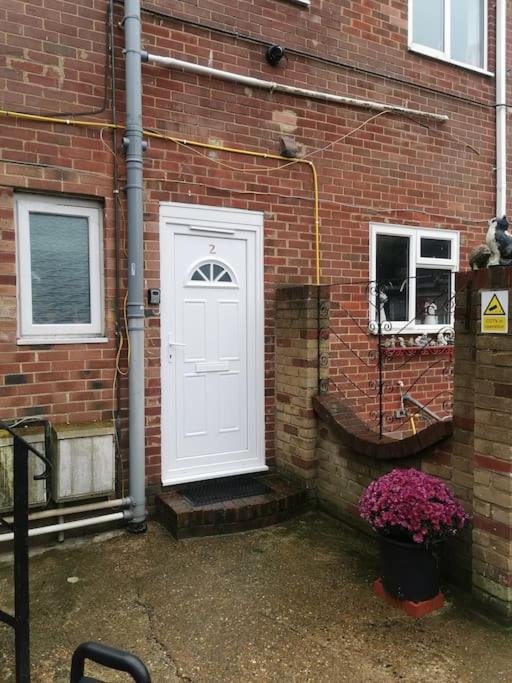 Modern 2 Bedroom Flat By Dover Port, Castle& Sea! Exterior photo